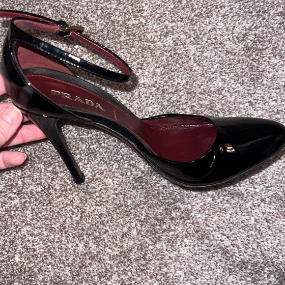 Prada ankle strap patent leather heels size 36 - Picture 3 of 6